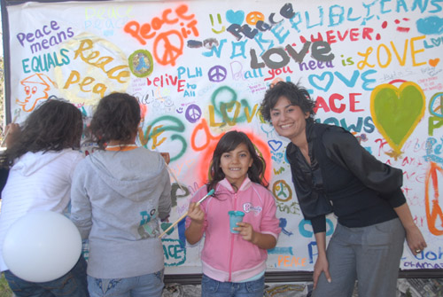 Sepideh Riahi & people painting the peace mural (October 11, 2008)- by QH