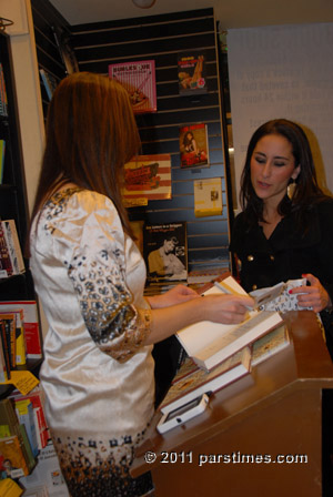 Jasmin Darznik Book Signing - LA (February 13, 2011) - by QH