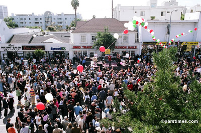 Iranian-Americans in  Los Angeles celebrating Nowruz (March 20, 2005) - by QH