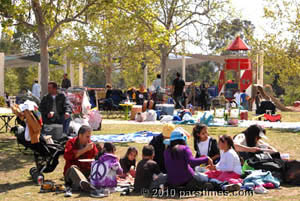Iranian-Americans enjoying the festival of Sizdahbedar at Balboa Park in Los Angeles (April 4, 2010) - by QH