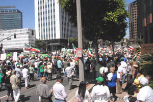 Iranian-Americans marching on Wilshire Blvd. in LA (June 28, 2009) - by QH