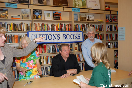 Al Gore Booksigning - by QH