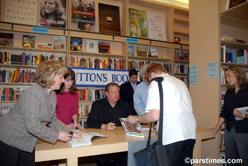 Al Gore Booksigning - by QH