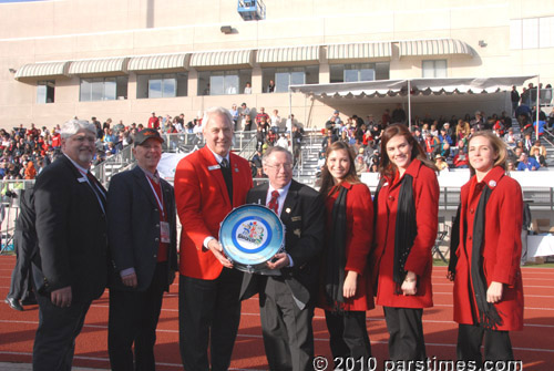 President of the tournament Jeffrey L. Throop, Remo, Rose Queen  Evanne Friedmann & the royal princesses, ,Band Director of Londonderry High School - Londonderry, NH (December 30, 2010) - by QH