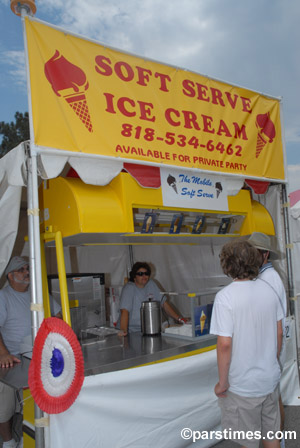 Bastille Day: Soft Serve Ice Cream - Los Angeles (July 16, 2006) - by QH