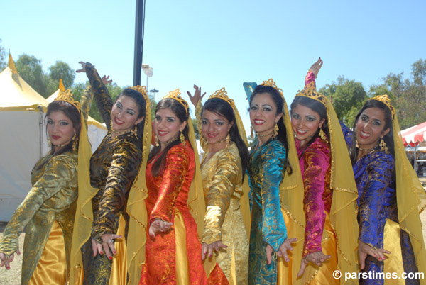 Beshkan Dance Company: Samira, Elika, Roya, Negin, Sharareh, Shireen, Veesta - Mehregan (September 10, 2006) - by QH