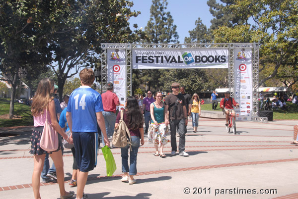 LA Times Book Fair - USC (April 30) - by QH