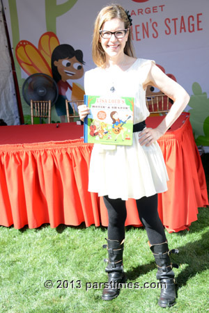 Lisa Loeb - LA Times Book Fair - USC (April 20, 2013) - by QH