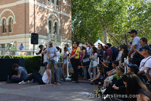 People watching the interview - USC (April 18, 2015) - by QH