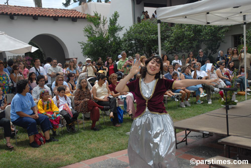 Zoha, Golsanam Dancers - Persian Arts and Culture Festival at Bowers Museum (July 30, 2006) - by QH