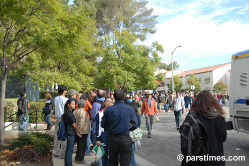 People queuing - UCLA (October 13, 2006)  - by QH