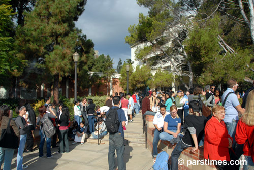 People queuing - UCLA (October 13, 2006)  - by QH