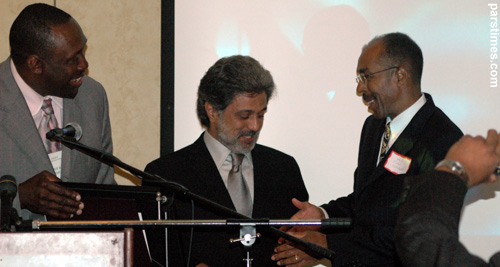 Dariush Eghbali honored by SHARE - Los Angeles (October 18, 2005)