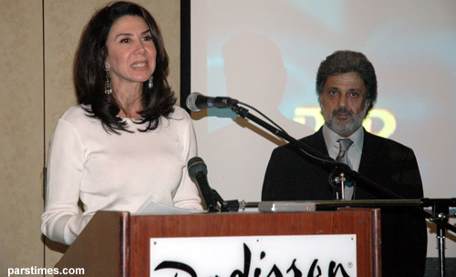 Dr Abbaseh Tofigh introduces Dariush - Los Angeles (October 18, 2005)