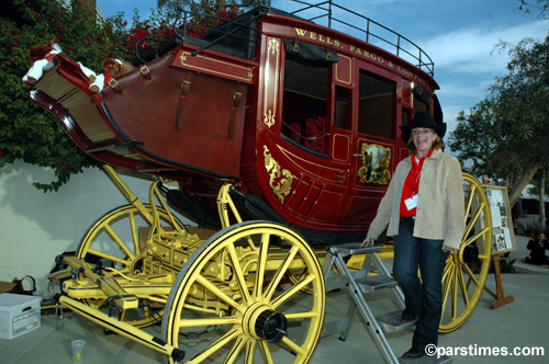 Wells Fargo's Carriage, Equestfest, Burbank (December 30, 2005) - by QH
