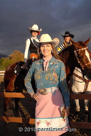 Julee Brady of Cowgirls Historical Foundation - Burbank (December 29, 2010) - by QH