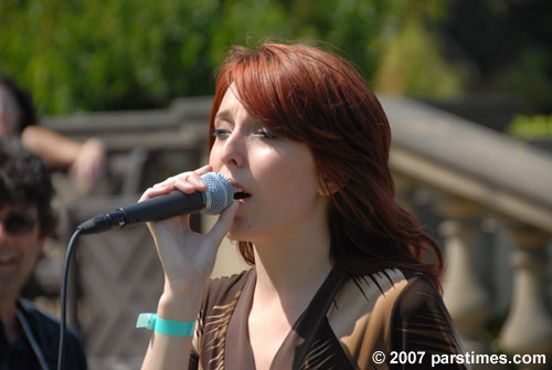 EWA (lead vocal) - Beverly Hills (June 10, 2007) - by QH