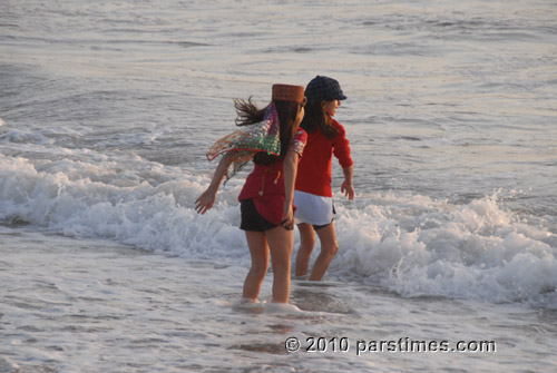 Dockweiler Beach at sunset (March 15, 2011) - by QH