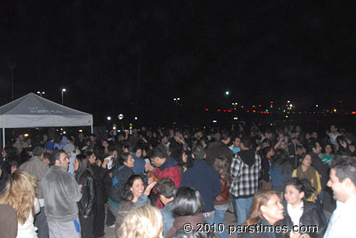 People Dancing (March 15, 2011) - by QH