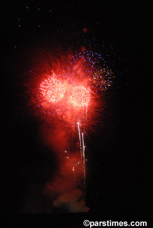 4th of July Fire works - by QH