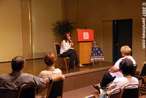 Gina Nahai Reading & Discussion (September 9, 2007) - by QH