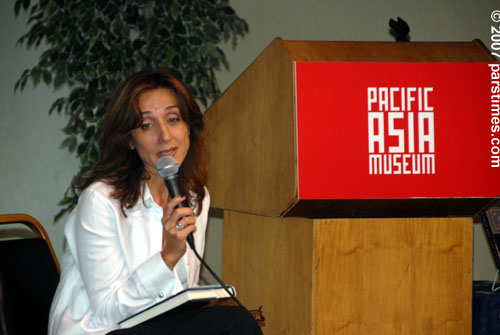 Gina Nahai Reading & Discussion(September 9, 2007) - by QH