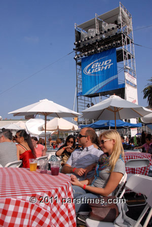 People enjoying the music (September 25, 2011) - by QH