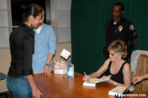 Jane Fonda book signing at Vroman's in Pasadena - by QH