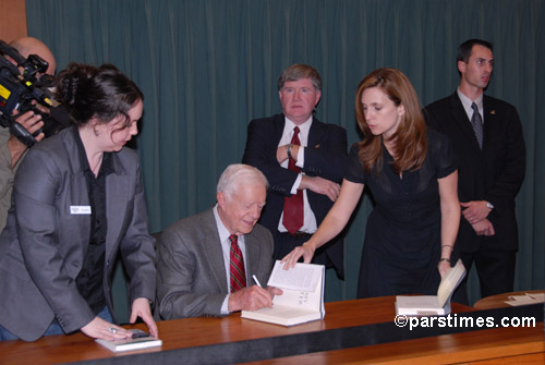 President Jimmy Carter Booksigning (December 11, 2006) - by QH