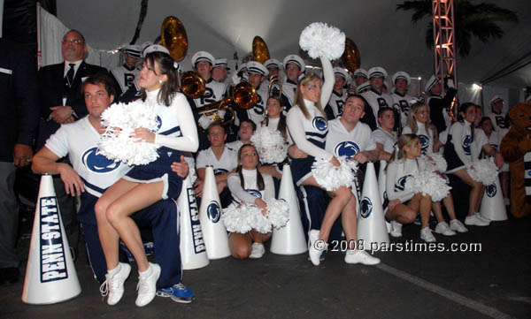 Penn State Cheerleaders & Band Members - Pasadena (December 31, 2008) - by QH