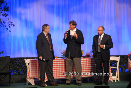 Brent Musberger, Mike Tirico - Pasadena (December 31, 2009) - by QH