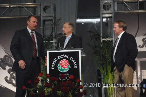 Brent Musburger & Wisconsin and TCU Coaches - Pasadena (December 31, 2010) - by QH