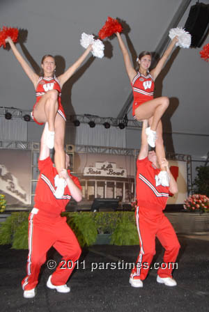 University of Of Wisconsin Cheerleaders - Pasadena (January 1, 2012)