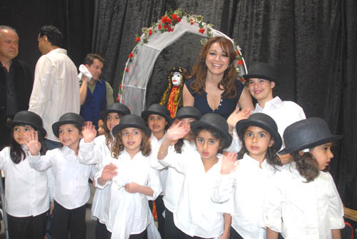 Sahal Amani and her students (March 22, 2009) - by QH