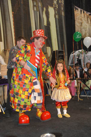 Russian Clown & Kid (March 22, 2009) - by QH