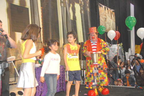 Russian Clown & Kids (March 22, 2009) - by QH