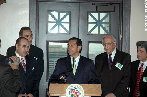 Andrew A. Adelman, Michael Delijani, Mayor Antonio Villaraigosa, Ezat Delijani, Pouria Abbassi (March 17, 2006) by QH