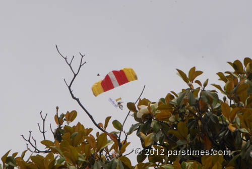 Parachuter - Pacific Palisades (July 4, 2012) - By QH