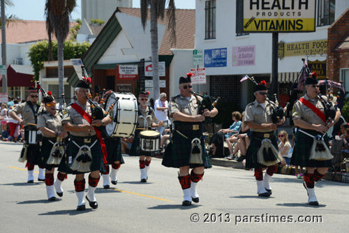 42nd Highlanders Regimental Pipes & Drums - Pacific Palisades (July 4, 2013) - by QH