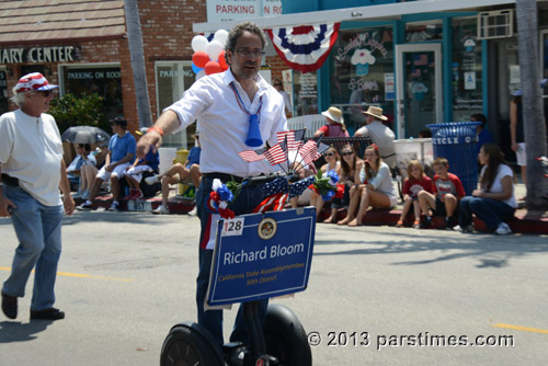 California Assemblymember Richard Bloom - Pacific Palisades (July 4, 2013) - by QH
