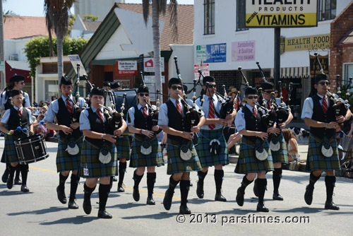 Pasadena Scottish Pipes & Drums - Pacific Palisades (July 4, 2013) - by QH