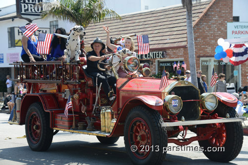 Old Fire Truck - Pacific Palisades (July 4, 2013) - by QH