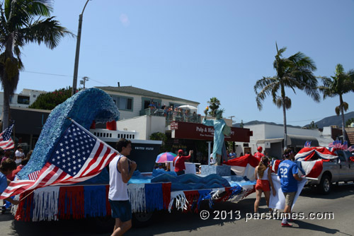 Float on the parade - Pacific Palisades (July 4, 2013) - by QH