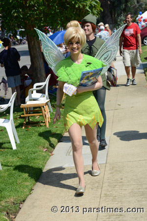 Woman in a costume - Pacific Palisades (July 4, 2013) - by QH