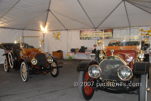 From L to R: 1911 Pope Hartford seven passenger Touring Car & 1910 Pierce-Arrow Model 48. Lagasse  - Pasadena (December 27, 2007) - by QH
