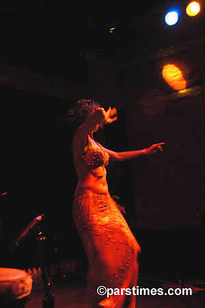 Belly Dancer - Santa Monica (January 5, 2007) - by QH