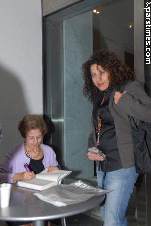 Nahid Rachlin signing Firoozeh Khatibi's book - Hammer Museum (November 14, 2006) - by QH