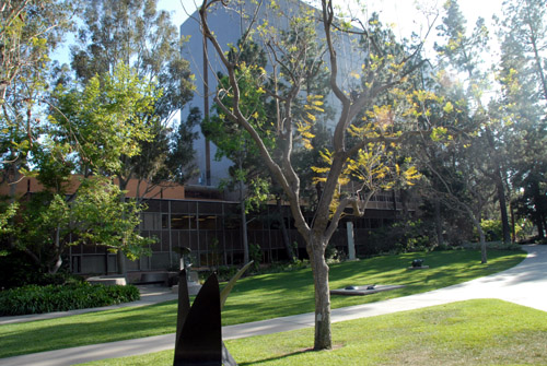 Bunche Hall - UCLA (May 2, 2007) - by QH