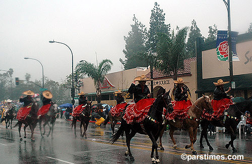 The Martinez Fasmily Riders - Rose Parade, Pasadena (January 2, 2006) - by QH