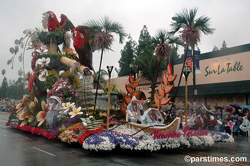 The Automobile Club of Southern California's  Float 'Vacation Paradise' (President's Trophy Winner) - Rose Parade, Pasadena (January 2, 2006) - by QH